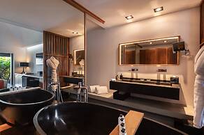 Christopher Hotel