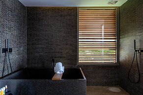 Christopher Hotel