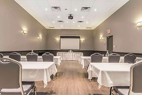 Quattro Hotel & Conf. Centre, an Ascend Collection Hotel