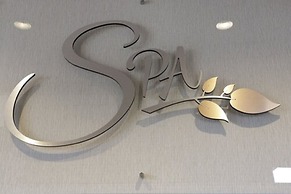 Quattro Hotel & Conf. Centre, an Ascend Collection Hotel