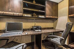 Quattro Hotel & Conf. Centre, an Ascend Collection Hotel