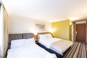 Holiday Inn Cardiff - North M4 by IHG