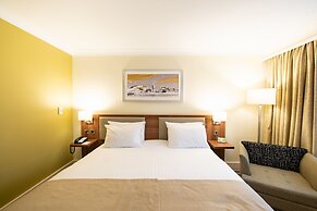 Holiday Inn Cardiff - North M4 by IHG