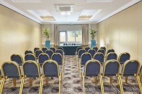 Holiday Inn Cardiff - North M4 by IHG