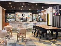 B&B HOTEL Cergy Port