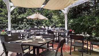 Three Chimneys Inn