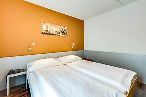 Alexander Guesthouse