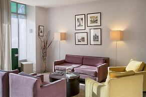 Best Western Rives de Paris La Defense