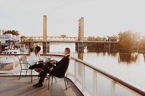 Delta King Hotel
