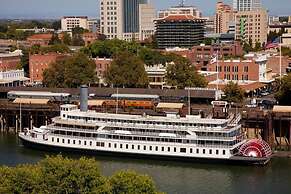 Delta King Hotel