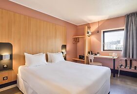 B&B HOTEL Paris 17 Batignolles