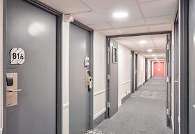 B&B HOTEL Paris 17 Batignolles