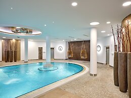 MAXIMILIAN Grand Hotel