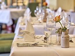MAXIMILIAN Grand Hotel