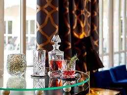 MAXIMILIAN Grand Hotel