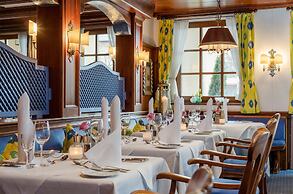 MAXIMILIAN Grand Hotel