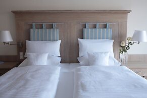 MAXIMILIAN Grand Hotel