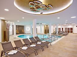 MAXIMILIAN Grand Hotel