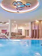 MAXIMILIAN Grand Hotel