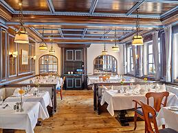 MAXIMILIAN Grand Hotel
