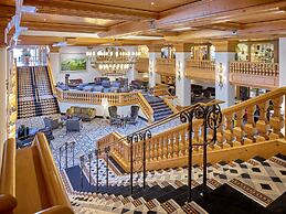 MAXIMILIAN Grand Hotel