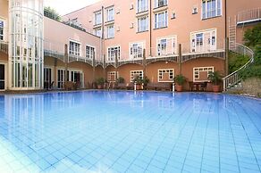 MAXIMILIAN Grand Hotel