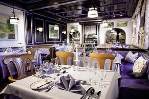MAXIMILIAN Grand Hotel