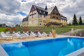Panorama Berghotel Wettiner Höhe