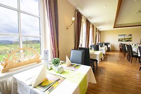 Panorama Berghotel Wettiner Höhe