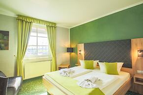 Panorama Berghotel Wettiner Höhe