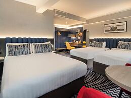Academy Plaza Hotel
