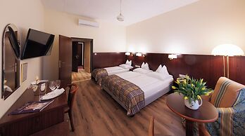 Continental Hotel-Pension