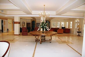 Crithoni's Paradise Hotel