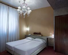 Hotel Columbia