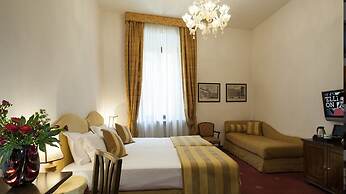 Hotel Columbia