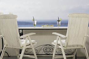 Oia Mare Villas