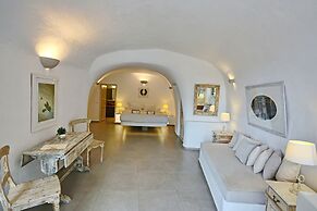 Oia Mare Villas