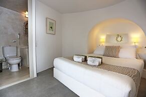 Oia Mare Villas