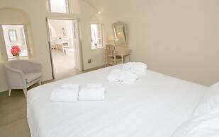 Oia Mare Villas