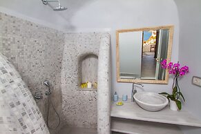 Oia Mare Villas