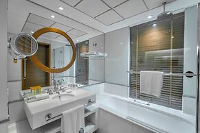 Majestic Premier Hotel
