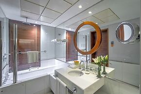 Majestic Premier Hotel