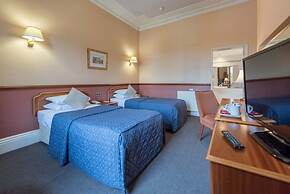 Cairn Hotel