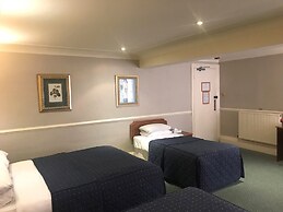 Cairn Hotel
