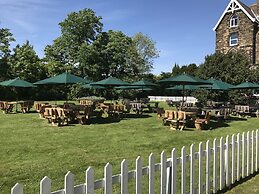 Cairn Hotel