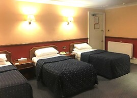Cairn Hotel