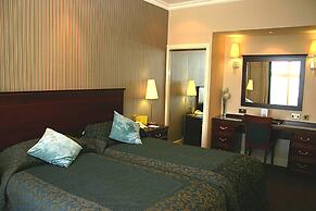 Cairn Hotel