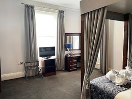 Cairn Hotel