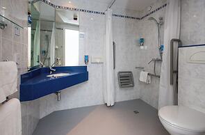 Holiday Inn Express Birmingham - Oldbury by IHG