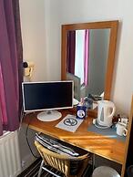Whites Hotel